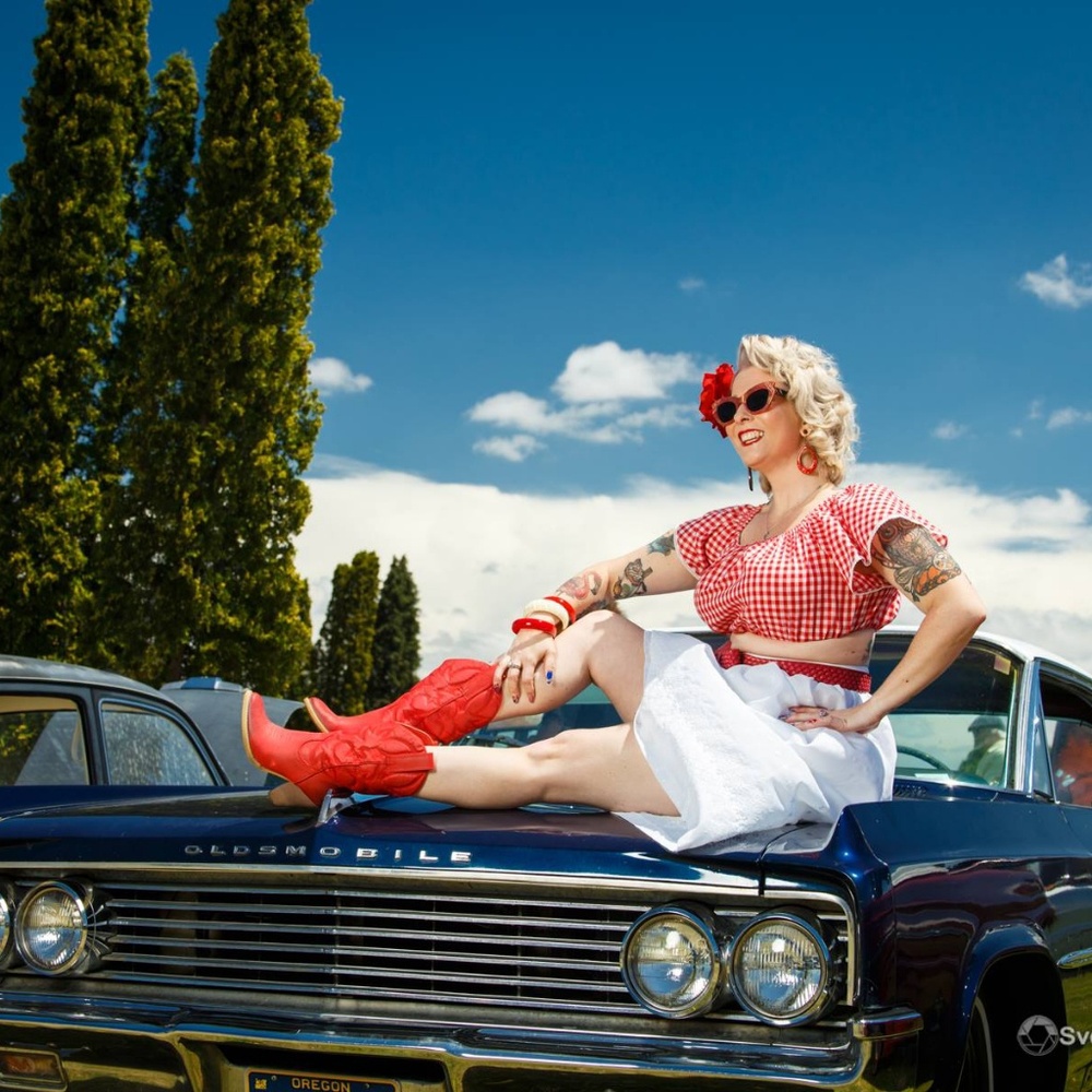 Pinup and rockabilly items